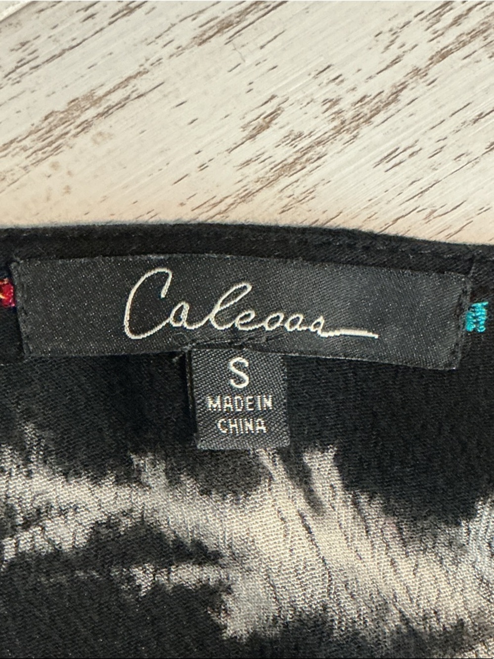 Calessa Black Embroidered V-Neck Floral Women's Tunic Size Small - Picture 8 of 8